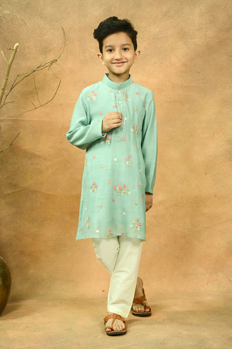 PURE CHANDERI GREEN KURTA WITH MULTICOLOUR FLOWER EMBROIDERY.